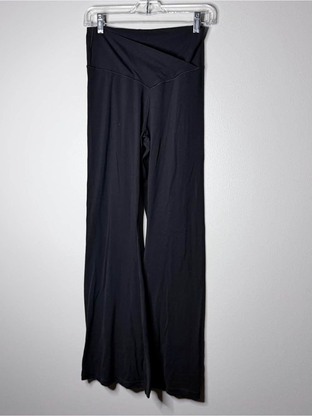 Black Crossover Yoga Flare Pants - Comfortable High-Waist Leggings